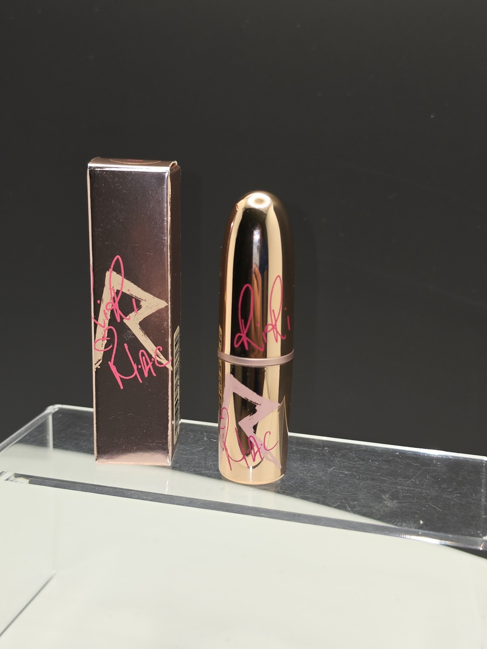 LIMITED EDITION MAC × RIRI COLLECTION LIPSTICK- "NUDE" - Picture 3 of 8